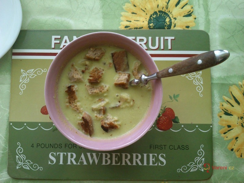 Hrášková polévka s mátou a smetanou - fotografie 2