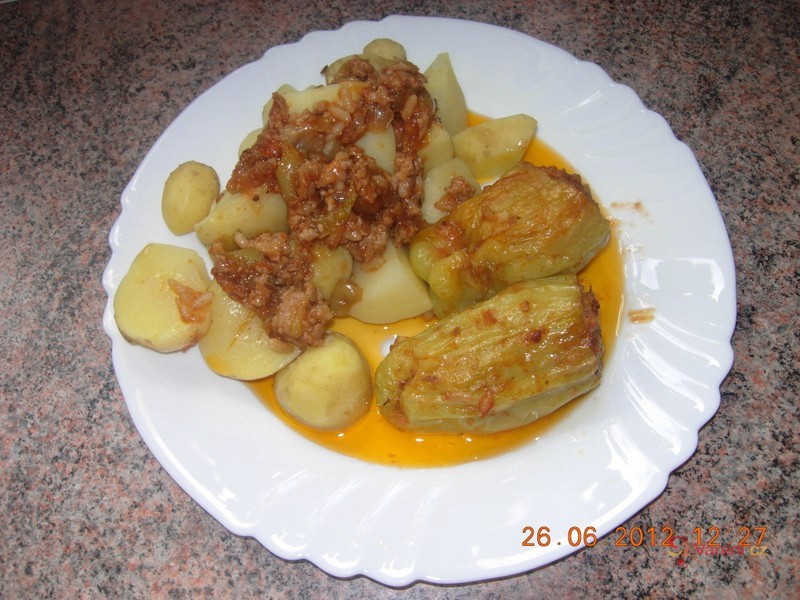 Salámem plněné papriky - fotografie 2