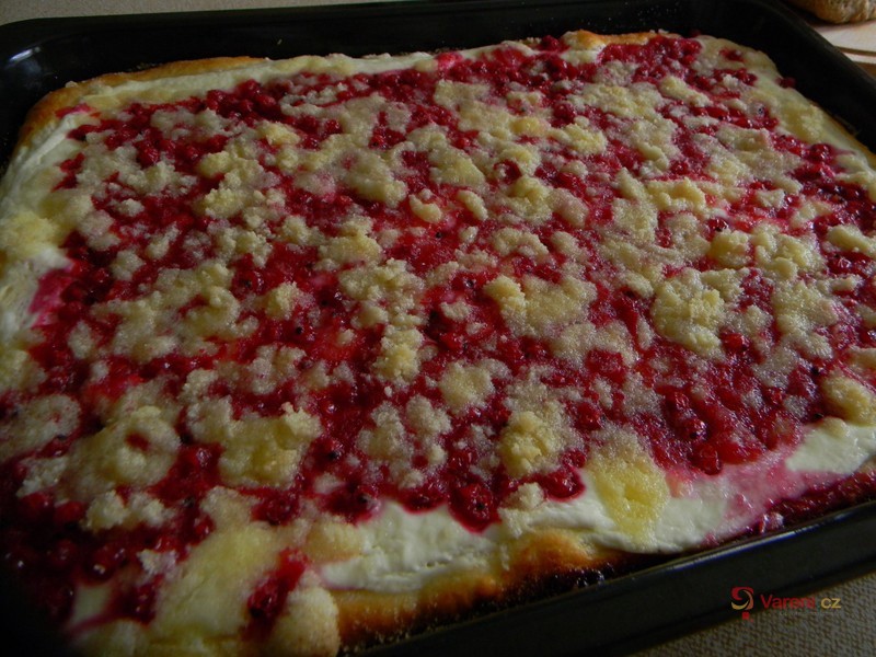Rybízový kynutý koláč - fotografie 2