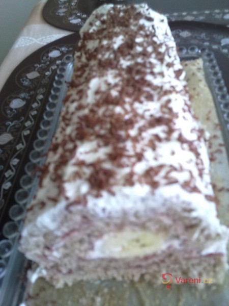 Roláda s banány a pařížskou šlehačkou - fotografie 2