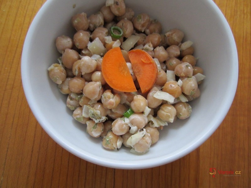 Cizrnový salát s tarragonem - fotografie 2