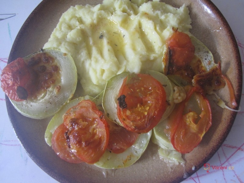 Zapečená cuketa s rajčaty a sýrem - fotografie 3