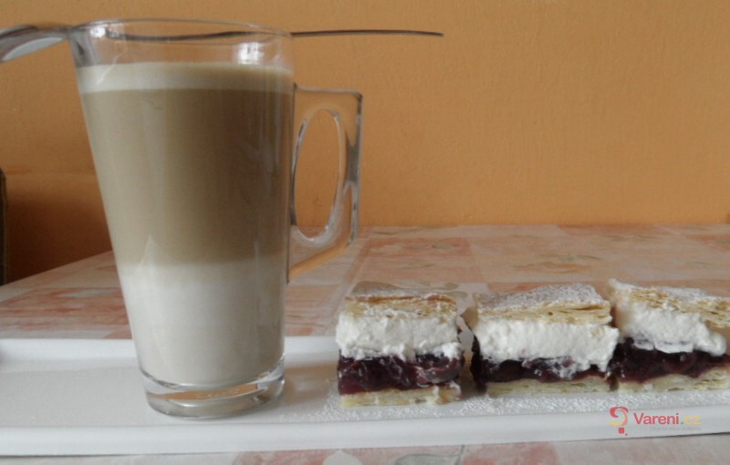 Třešňové řezy z listového těsta - fotografie 2