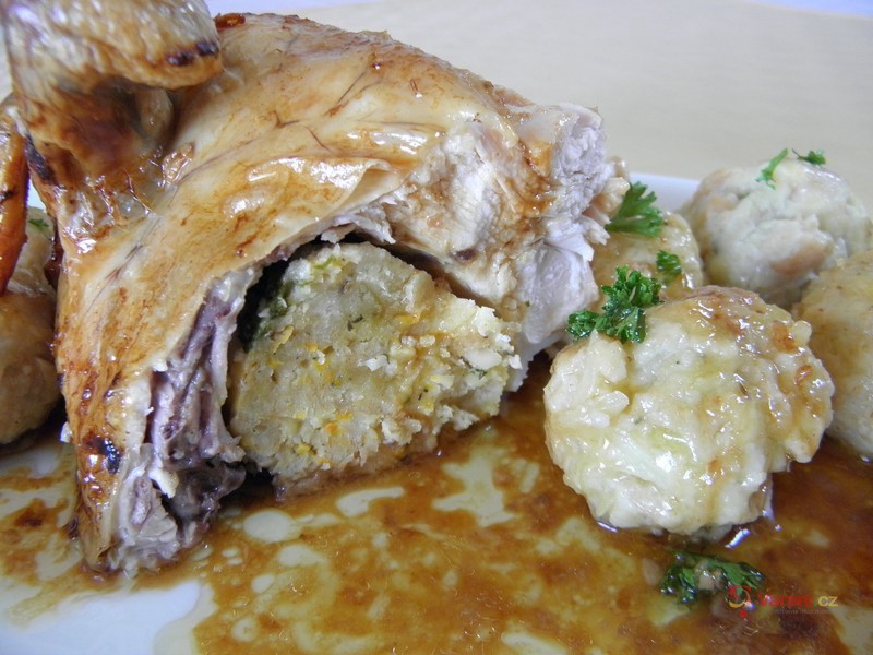 Pečené nadívané kuře s chutí tymiánu
