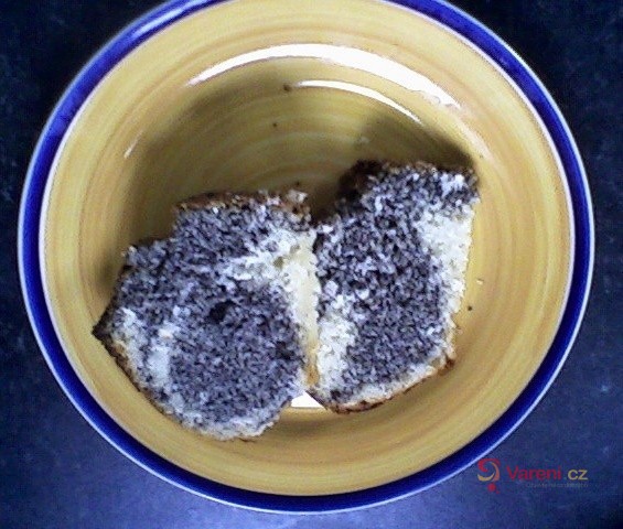 Makovo-kokosová bábovka - fotografie 3