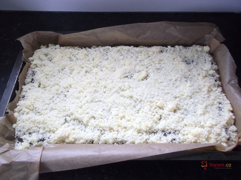 Makový koláč s drobenkou - fotografie 4