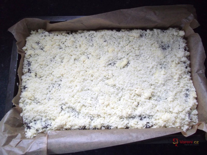 Makový koláč s drobenkou - fotografie 3