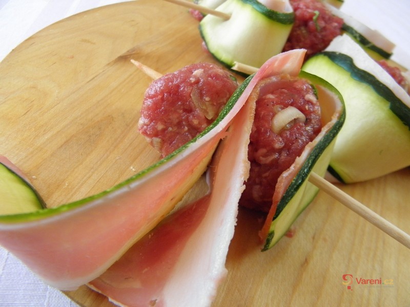 Masové koule na špízu - fotografie 4