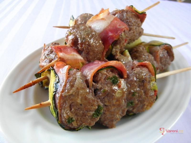 Masové koule na špízu - fotografie 2