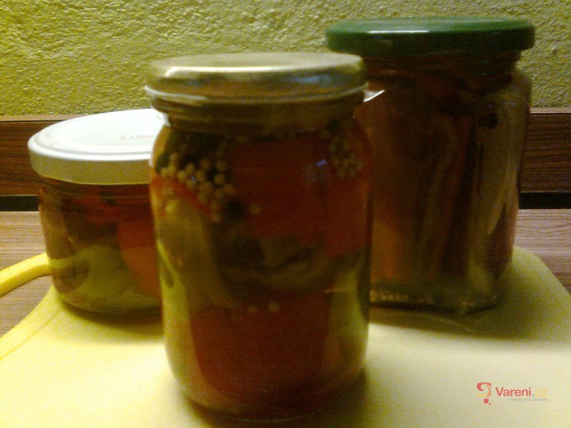 Papriky ve sladkokyselém nálevu - fotografie 3