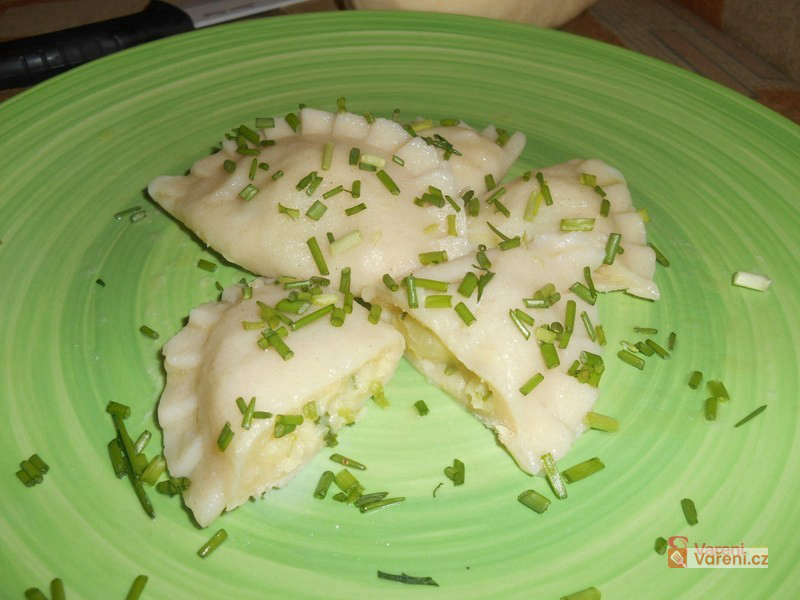 Bramborové pirohy s pažitkou