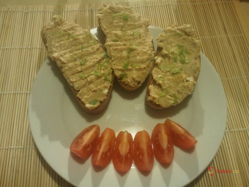 Jednoduchá pomazánka z uzené makrely - fotografie 3