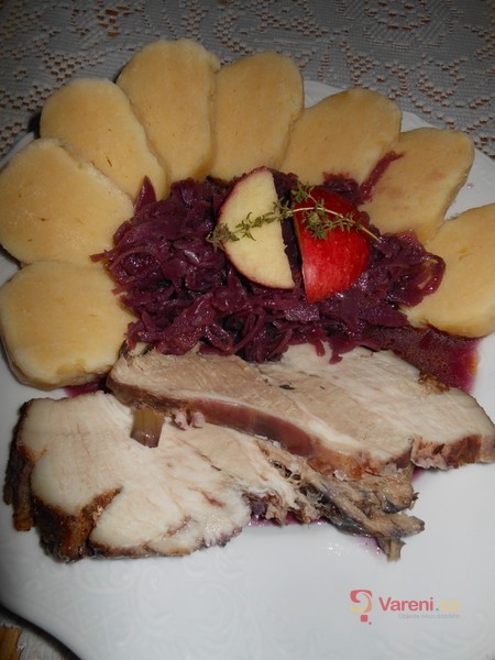 Bůček s červeným zelím - fotografie 4