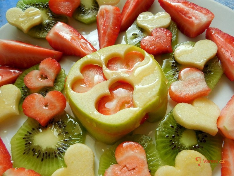 Valentýnský ovocný salát