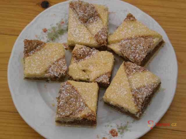 Koláč s ořechovým piškotem - fotografie 2