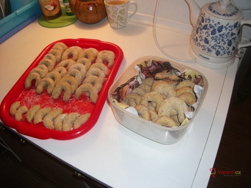 Vanilkové rohlíčky s mandlemi - fotografie 2