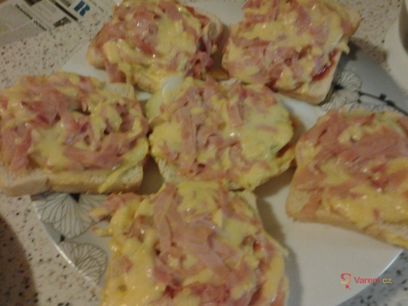 Zapečené tousty se šunkou a sýrem - fotografie 5