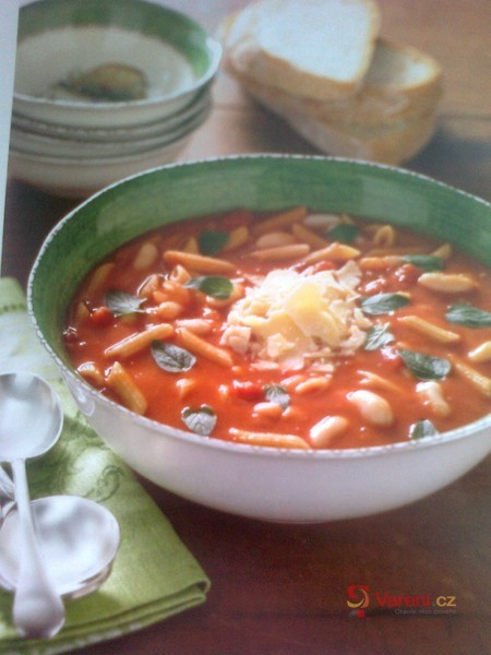 Polévka s těstovinami a fazolemi - fotografie 2