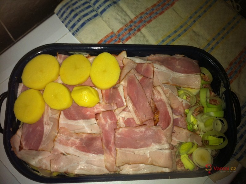 Zapečené brambory s mletým masem - fotografie 5