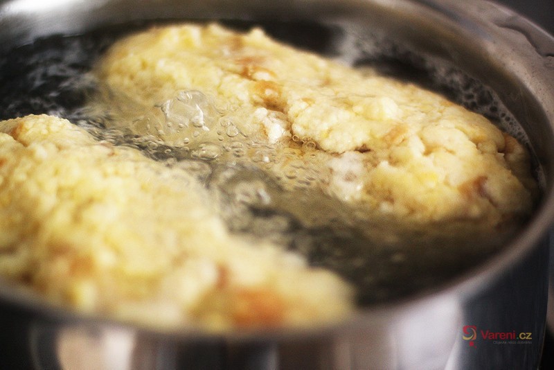 Domácí houskový knedlík - fotografie 2