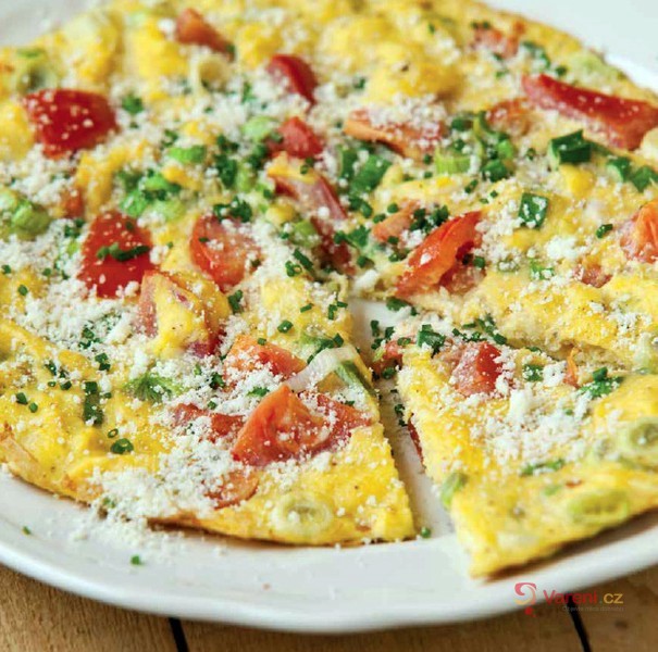 Vaječná omeleta s jarní cibulkou