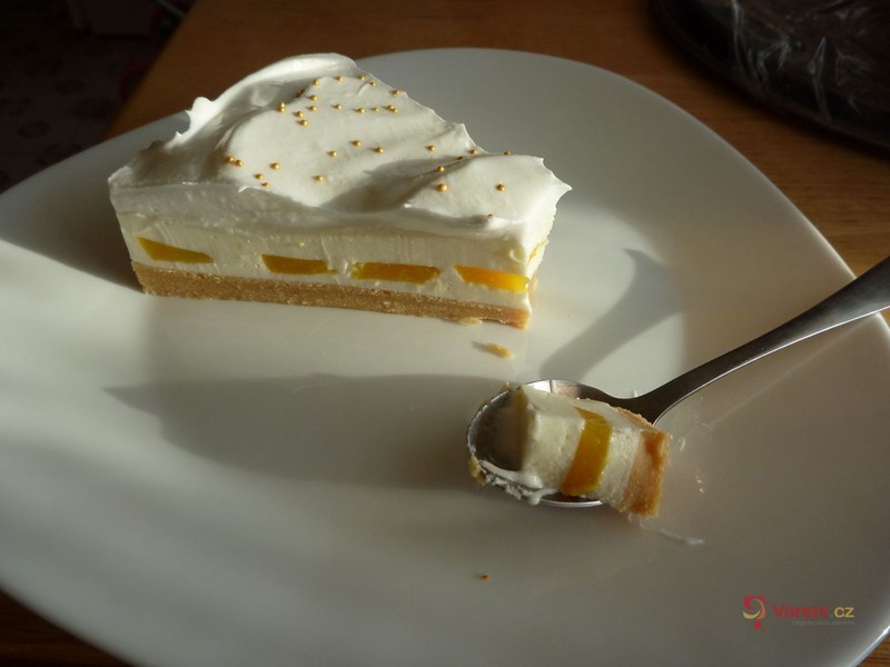 Nepečený dort s broskvemi - fotografie 2