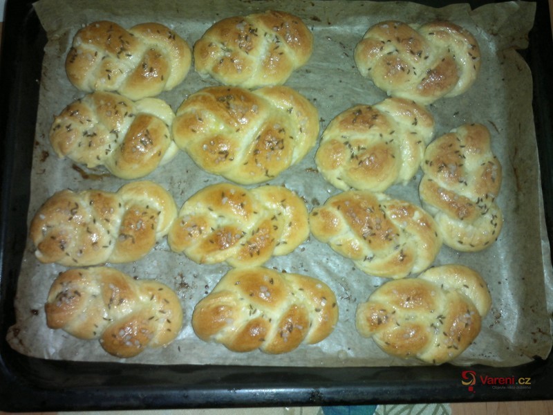 Domácí rohlíky a housky - fotografie 4