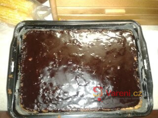 Strouhaný tvarohový koláč s rumovou polevou - fotografie 2