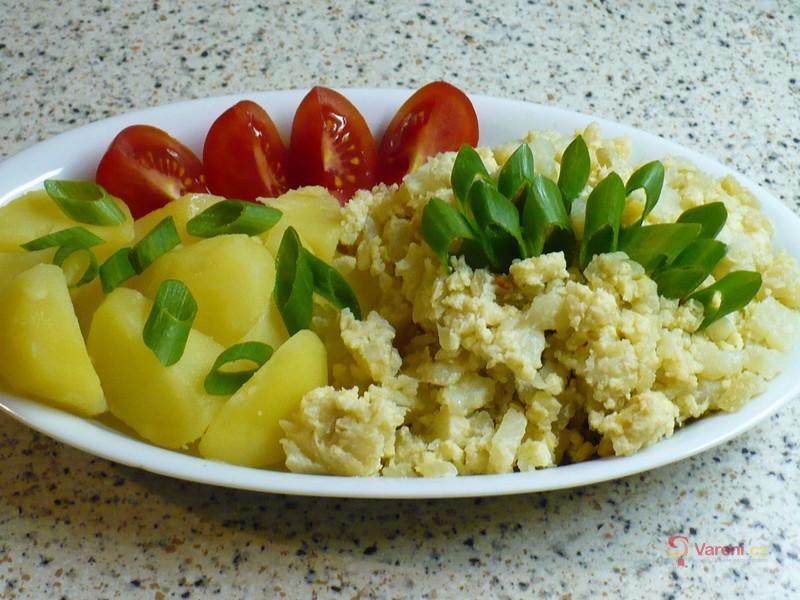 Květákový mozeček s vařenými brambory - fotografie 3