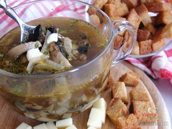 Rychlá žampionová polévka se smetanou - fotografie 2