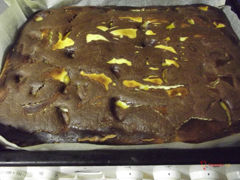 Litá tvarohová buchta s ovocem - fotografie 4