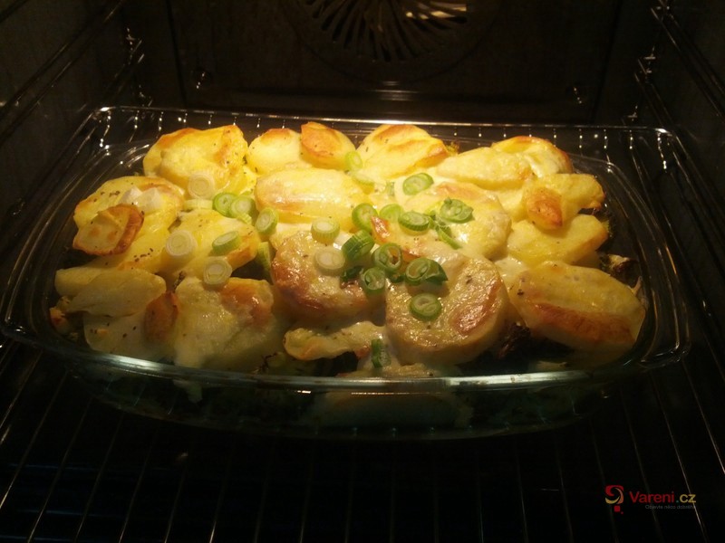 Tuňák zapečený s rajčaty a sýrem - fotografie 2