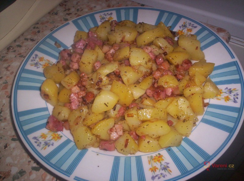 Brambory se slaninou - fotografie 2