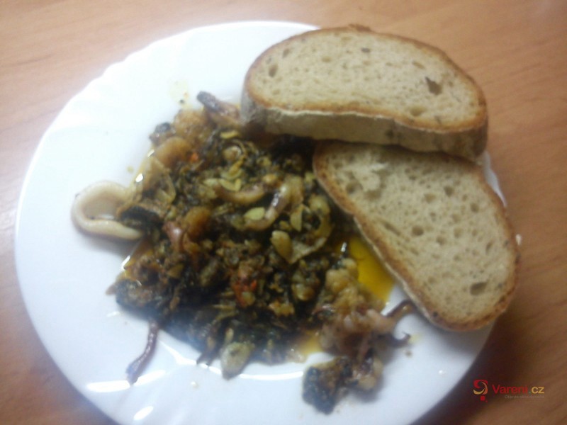 Salát z mořských plodů - fotografie 2