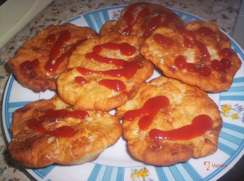 Výborné maďarské langoše  - fotografie 2