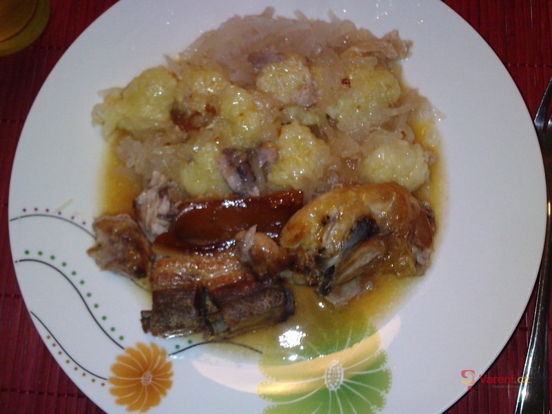 Chlupaté knedlíky se zelím - fotografie 2