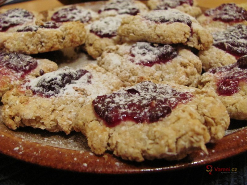 Ovesné koláčky se zavařeninou - fotografie 2