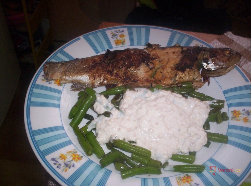 Pstruh nadívaný česnekem - fotografie 2