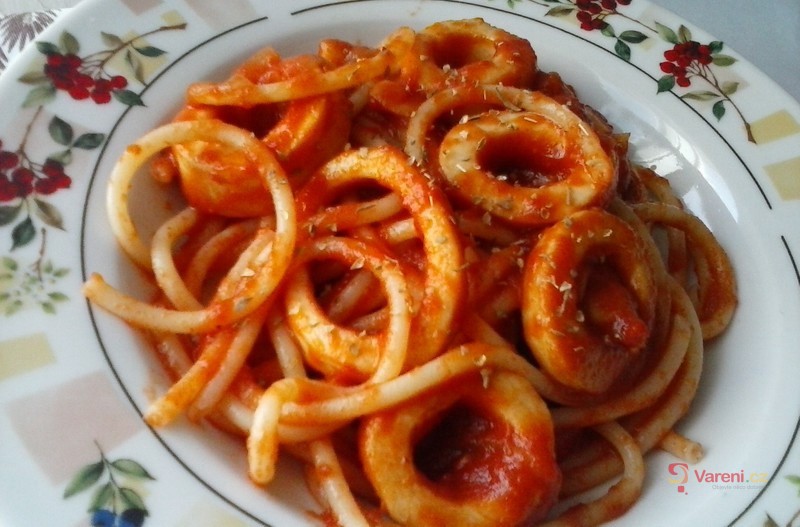 Špagety s kalamárovými kroužky