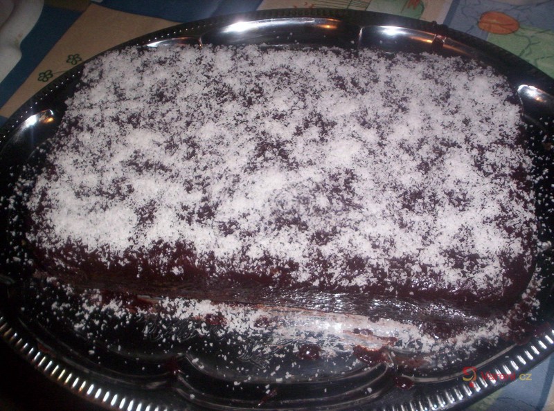 Vláčná kefírová buchta - fotografie 2