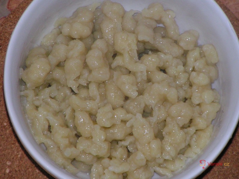 Strapačky se zelím k uzenému masu - fotografie 2