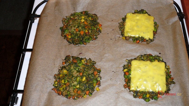 Zeleninové placky se špenátem a sójovým masem - fotografie 2