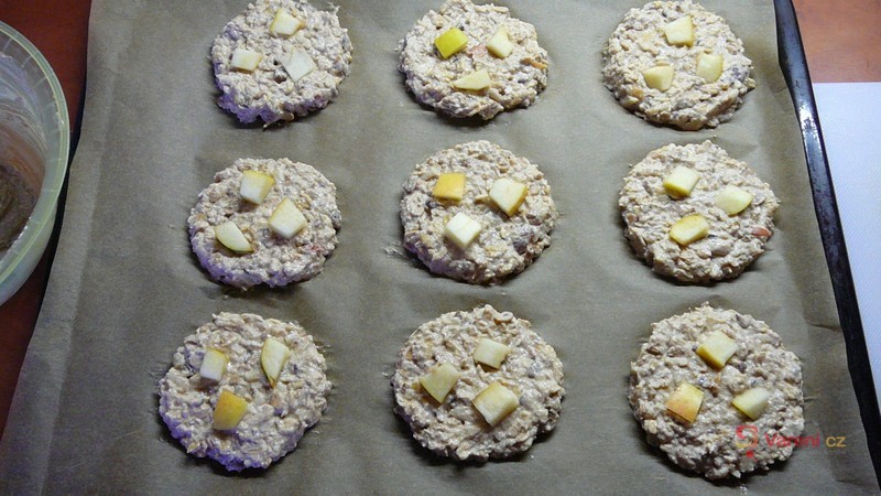 Tvarohové müsli placky s jablkem a skořicí - fotografie 4