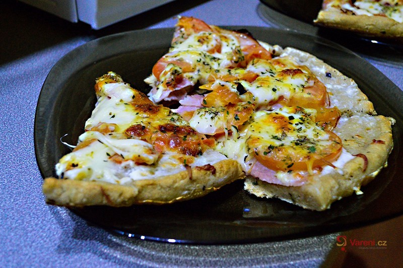 Zdravější pizza se smetanovým základem