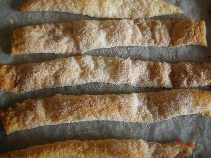 Sladká rychlovka z listového těsta - fotografie 3