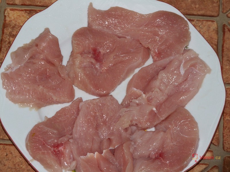 Krůtí prsa plněné nivou a ořechy - fotografie 2