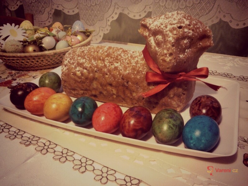 Velikonoční beránek z piškotového těsta - fotografie 2