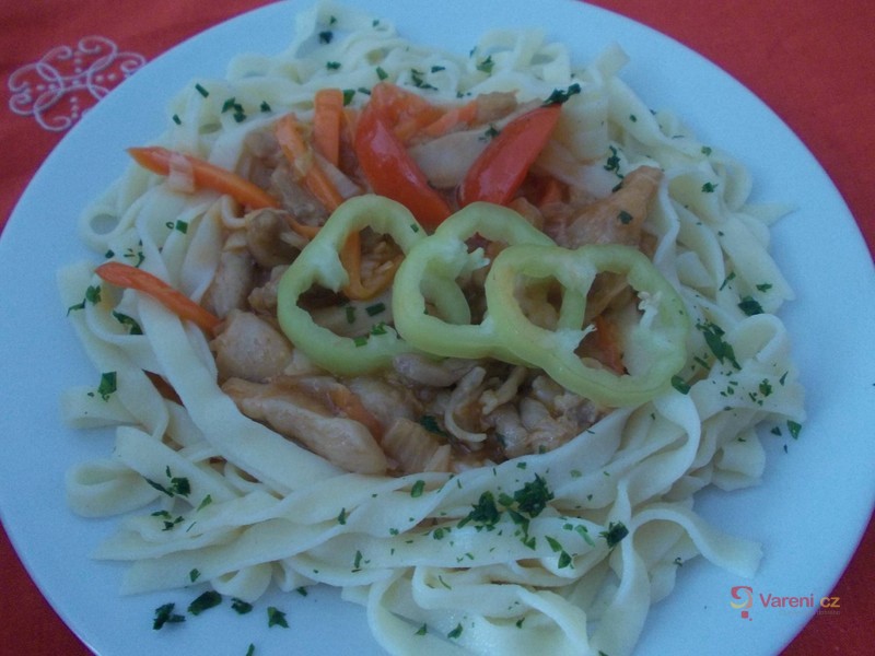 Tagliatelli s kuřecí směsí - fotografie 2