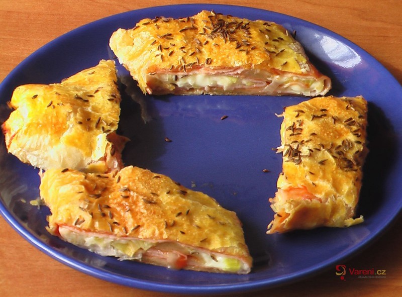 Slaný závin z listového těsta - fotografie 2