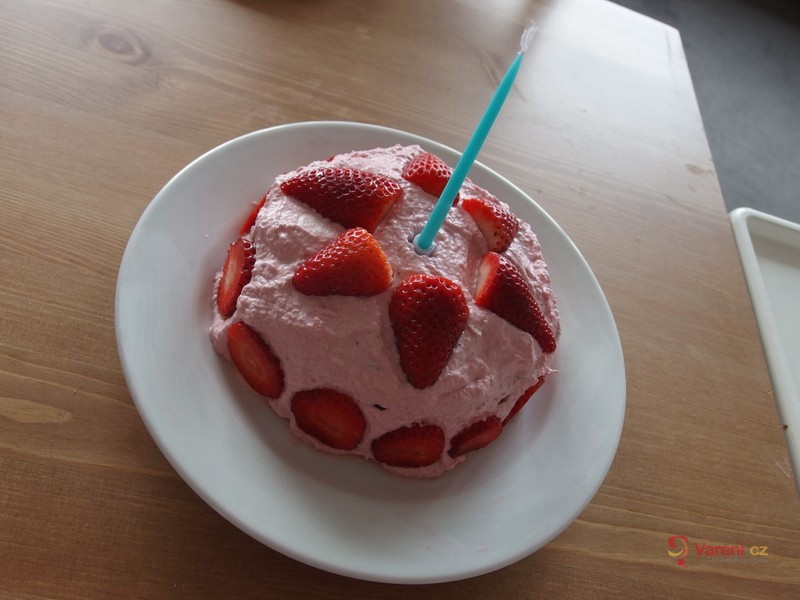 Zdravý dort k prvním narozeninám